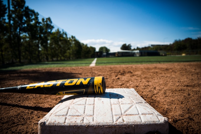 7 Best Easton Hype Fire Baseball Bats Review 2026