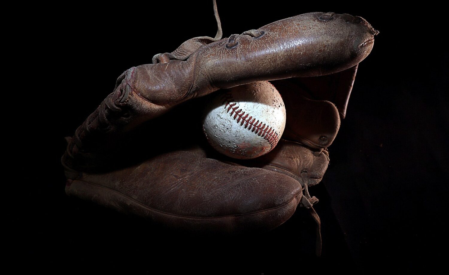 Best Leather for Baseball Gloves: Improve Your Game