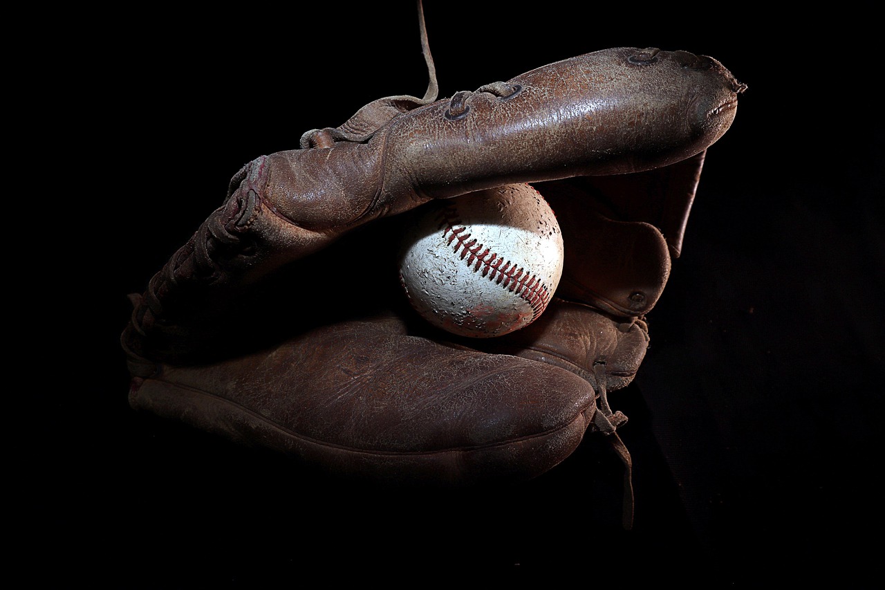 You are currently viewing Best Leather for Baseball Gloves: Improve Your Game