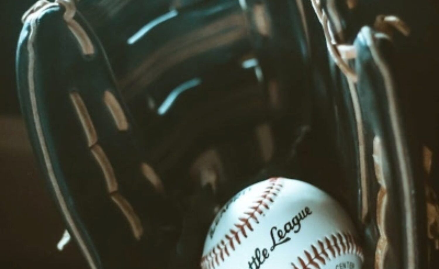 How to Size the Perfect Baseball Glove for a Kit